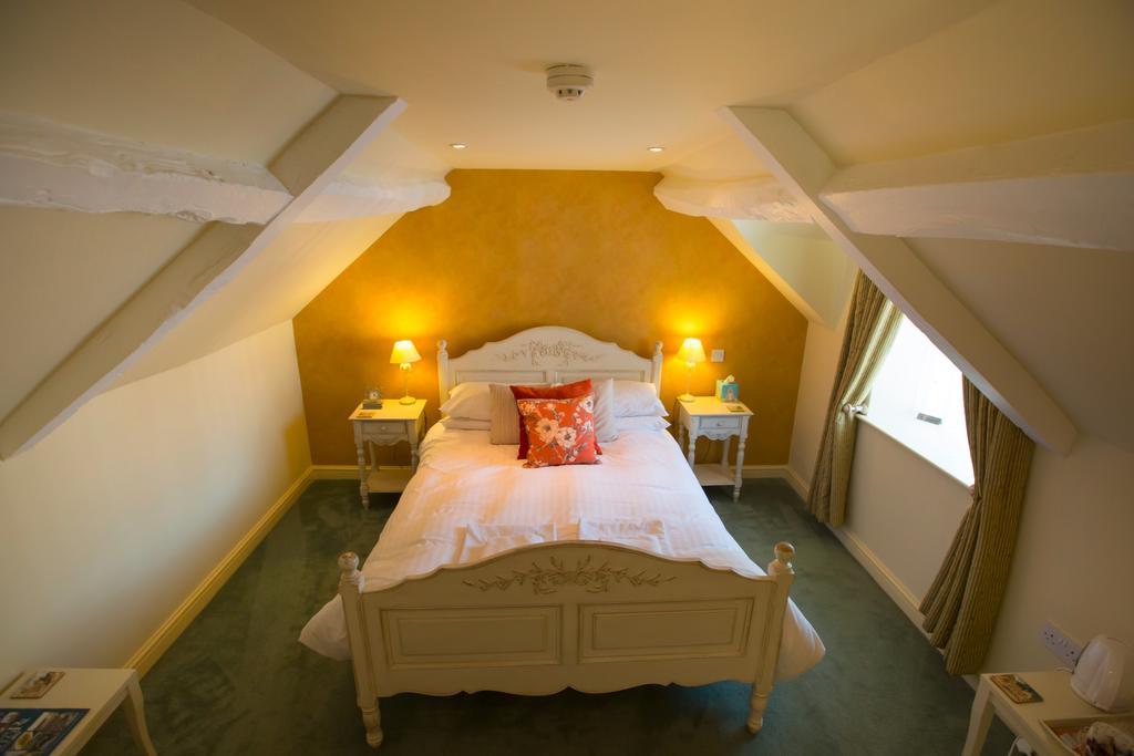 The Talbot Inn Cirencester Esterno foto